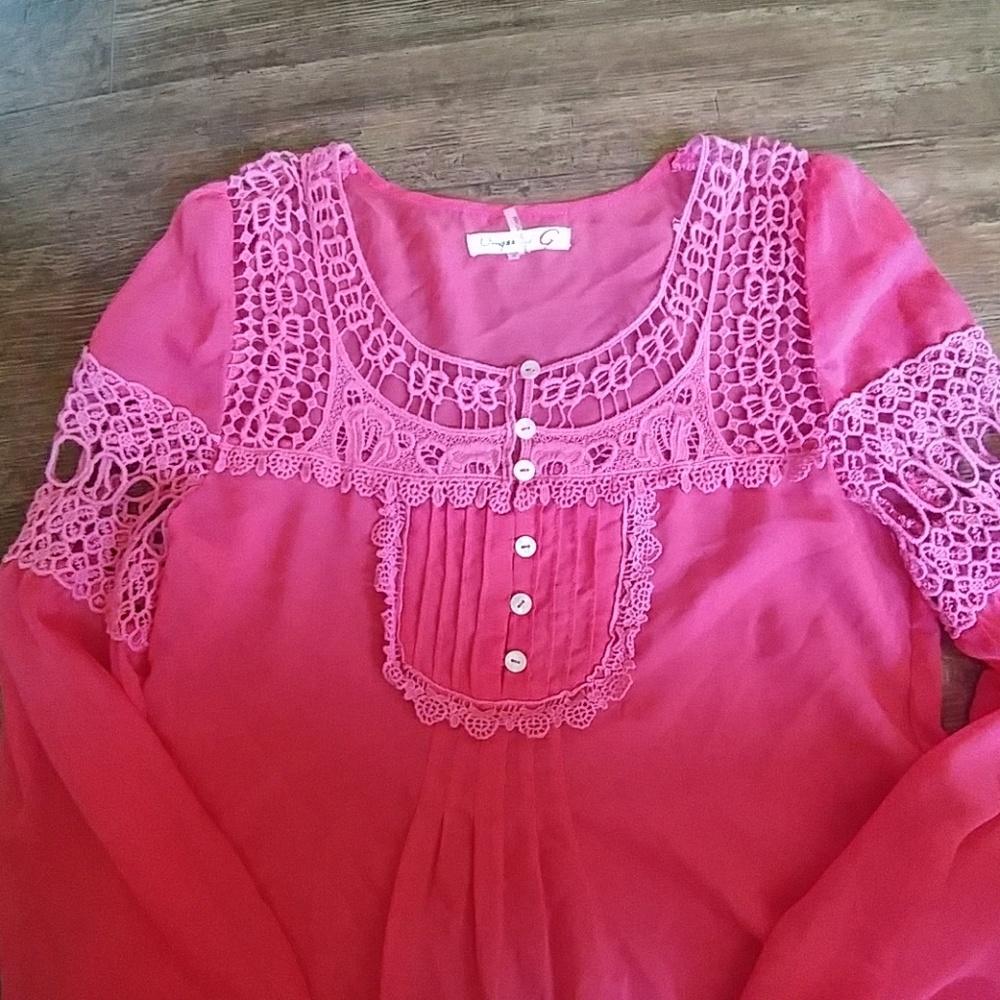 Sold Umgee top - Picture 2 of 3